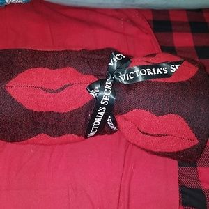 Brand new vic throw.
